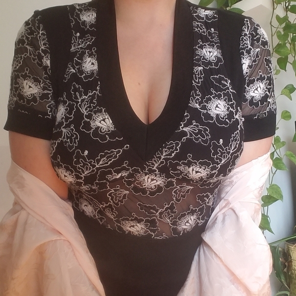 Vintage Parisian Floral bodysuit - Picture 8 of 8